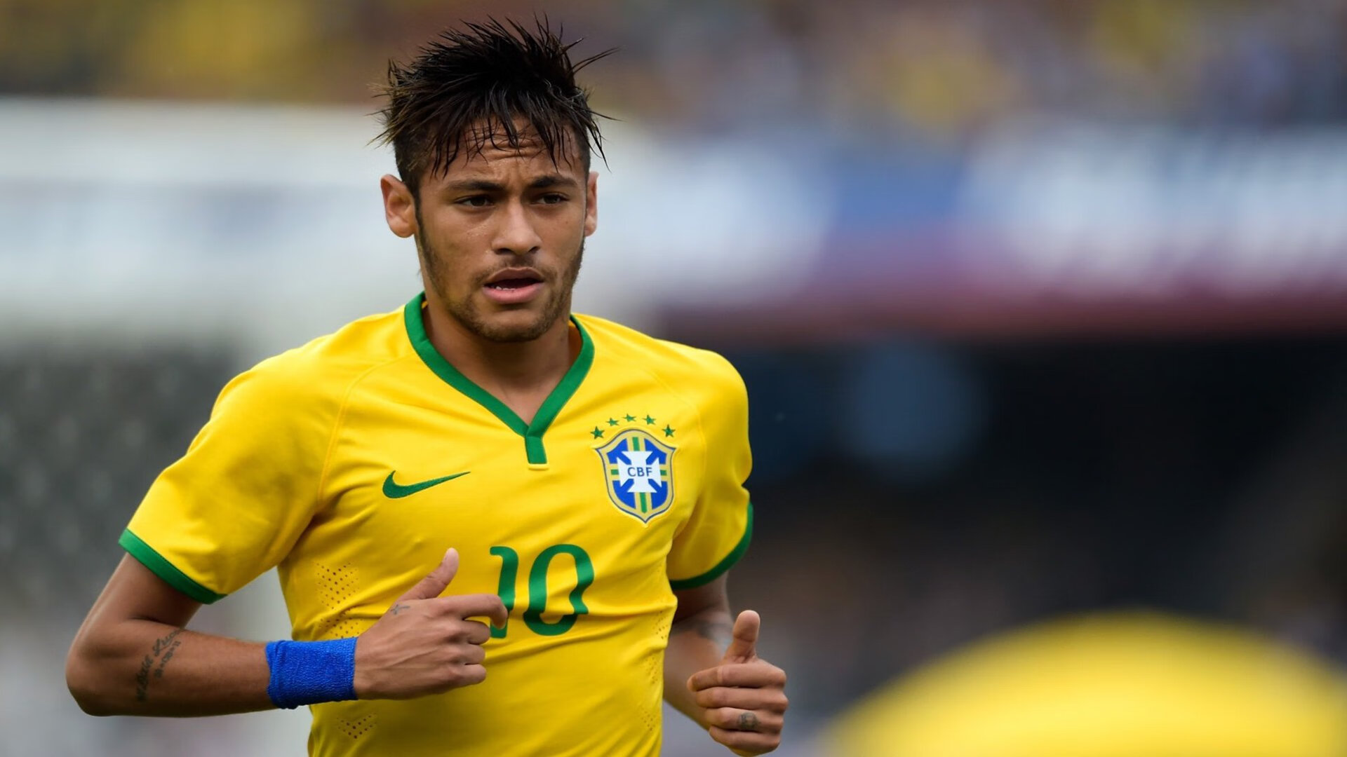 足球裁判引入智能辅助判罚技术，提升公平性，足球裁判引入智能辅助判罚技术,提升公平性的方法